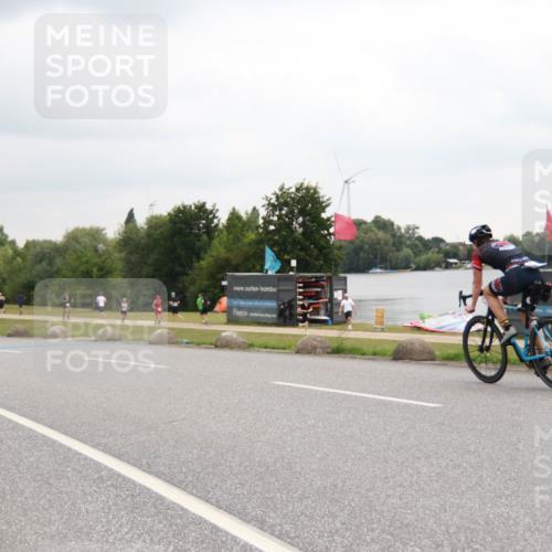 21.06.2025 - 27. Vierlanden-Triathlon H.Heesch http://msf.ph/oto/8011997 15.06.2025 13:13:43 Radfahren 1178, 1218 meine-sportfotos.de