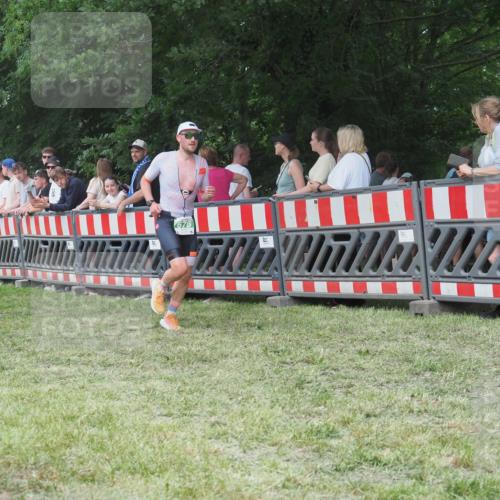 21.06.2025 - 27. Vierlanden-Triathlon KatJ http://msf.ph/oto/8012021 15.06.2025 13:07:36 Ziel 676 meine-sportfotos.de