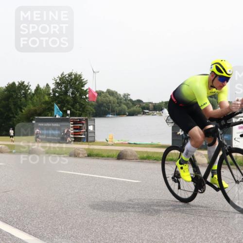 15.06.2025 - 27. Vierlanden-Triathlon H.Heesch http://msf.ph/oto/8012024 15.06.2025 11:05:36 Radfahren 99, 222, 688, 718 meine-sportfotos.de
