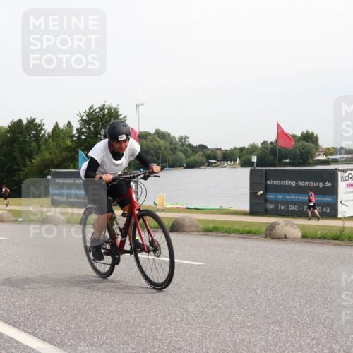 15.06.2025 - 27. Vierlanden-Triathlon H.Heesch http://msf.ph/oto/8012029 15.06.2025 11:05:40 Radfahren 82, 99, 222, 552, 688 meine-sportfotos.de