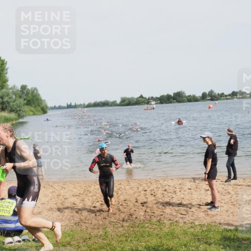 21.06.2025 - 27. Vierlanden-Triathlon MichiJ http://msf.ph/oto/8012030 15.06.2026 10:14:24 Schwimmen 482, 565, 618 meine-sportfotos.de