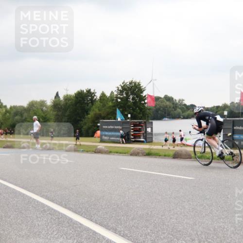 21.06.2025 - 27. Vierlanden-Triathlon H.Heesch http://msf.ph/oto/8012057 15.06.2025 13:14:20 Radfahren 1081, 1185, 1196, 1198, 1203, 1212 meine-sportfotos.de