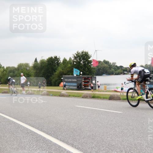 21.06.2025 - 27. Vierlanden-Triathlon H.Heesch http://msf.ph/oto/8012061 15.06.2025 13:14:21 Radfahren 1081, 1185, 1196, 1198, 1203 meine-sportfotos.de