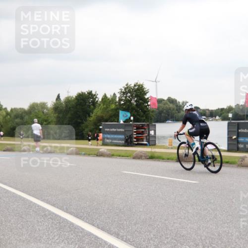 21.06.2025 - 27. Vierlanden-Triathlon H.Heesch http://msf.ph/oto/8012072 15.06.2025 13:14:36 Radfahren 1209 meine-sportfotos.de
