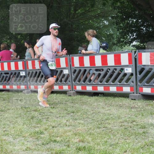 21.06.2025 - 27. Vierlanden-Triathlon KatJ http://msf.ph/oto/8012073 15.06.2025 13:07:37 Ziel 676 meine-sportfotos.de