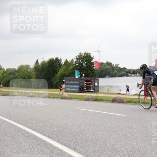 21.06.2025 - 27. Vierlanden-Triathlon H.Heesch http://msf.ph/oto/8012087 15.06.2025 13:14:48 Radfahren 1229 meine-sportfotos.de