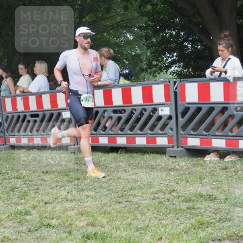 21.06.2025 - 27. Vierlanden-Triathlon KatJ http://msf.ph/oto/8012088 15.06.2025 13:07:37 Ziel 676 meine-sportfotos.de