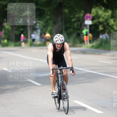 15.06.2025 - 7 Türme Triathlon Yannick Fuchs http://msf.ph/oto/8012100 15.06.2025 13:26:55 Radfahren 672, 760, 998 meine-sportfotos.de
