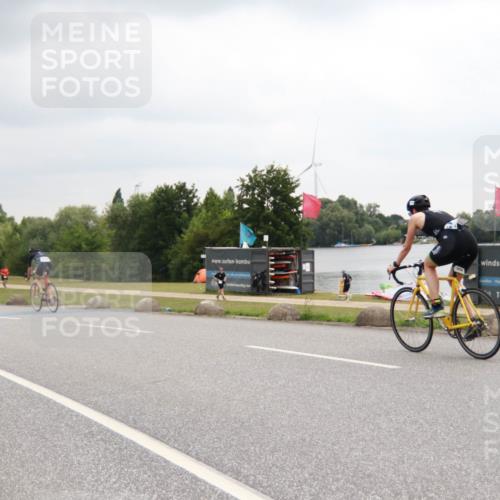21.06.2025 - 27. Vierlanden-Triathlon H.Heesch http://msf.ph/oto/8012101 15.06.2025 13:14:50 Radfahren 1211, 1216, 1229 meine-sportfotos.de