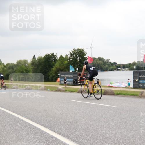 21.06.2025 - 27. Vierlanden-Triathlon H.Heesch http://msf.ph/oto/8012107 15.06.2025 13:14:50 Radfahren 1211, 1216, 1229 meine-sportfotos.de
