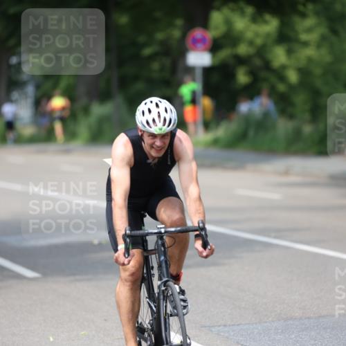 15.06.2025 - 7 Türme Triathlon Yannick Fuchs http://msf.ph/oto/8012110 15.06.2025 13:26:55 Radfahren 672, 760, 998 meine-sportfotos.de
