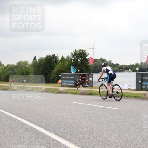 21.06.2025 - 27. Vierlanden-Triathlon H.Heesch http://msf.ph/oto/8012118 15.06.2025 13:14:52 Radfahren 1168, 1211, 1216, 1229 meine-sportfotos.de