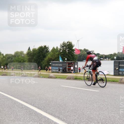21.06.2025 - 27. Vierlanden-Triathlon H.Heesch http://msf.ph/oto/8012129 15.06.2025 13:15:14 Radfahren 1184 meine-sportfotos.de