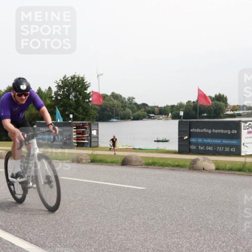 15.06.2025 - 27. Vierlanden-Triathlon H.Heesch http://msf.ph/oto/8012153 15.06.2025 11:06:29 Radfahren 5, 485, 539 meine-sportfotos.de