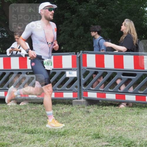 21.06.2025 - 27. Vierlanden-Triathlon KatJ http://msf.ph/oto/8012155 15.06.2025 13:07:38 Ziel 676 meine-sportfotos.de