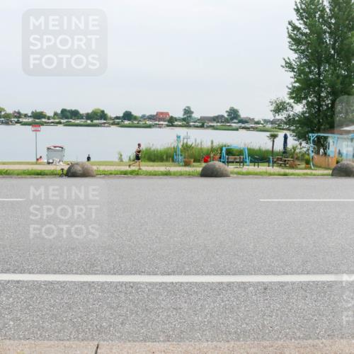 15.06.2025 - 27. Vierlanden-Triathlon H.Heesch http://msf.ph/oto/8012169 15.06.2025 11:06:07 Radfahren 220, 569, 732 meine-sportfotos.de