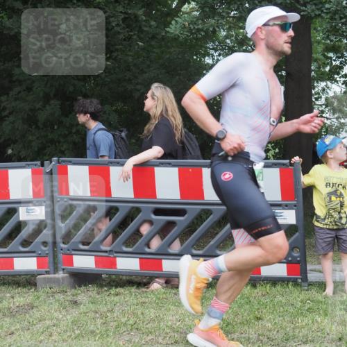 21.06.2025 - 27. Vierlanden-Triathlon KatJ http://msf.ph/oto/8012181 15.06.2025 13:07:38 Ziel 676 meine-sportfotos.de