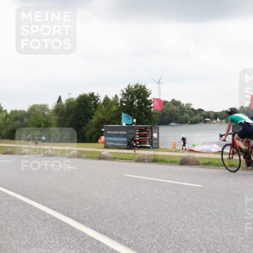 21.06.2025 - 27. Vierlanden-Triathlon H.Heesch http://msf.ph/oto/8012196 15.06.2025 13:17:50 Radfahren 1224 meine-sportfotos.de