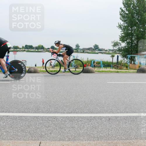 15.06.2025 - 27. Vierlanden-Triathlon H.Heesch http://msf.ph/oto/8012207 15.06.2025 11:06:13 Radfahren 206, 220, 223, 697, 705, 760 meine-sportfotos.de
