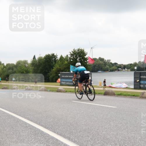 21.06.2025 - 27. Vierlanden-Triathlon H.Heesch http://msf.ph/oto/8012209 15.06.2025 13:17:52 Radfahren 1176, 1224 meine-sportfotos.de