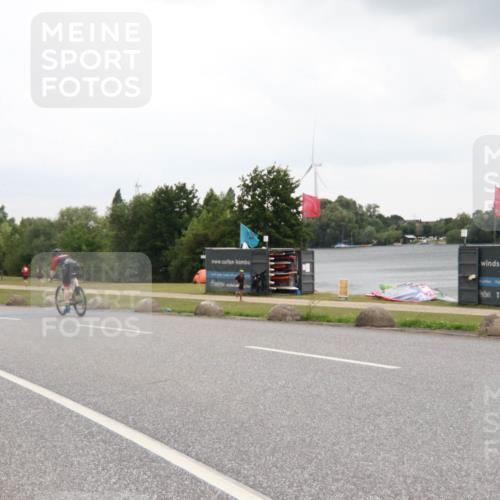 21.06.2025 - 27. Vierlanden-Triathlon H.Heesch http://msf.ph/oto/8012221 15.06.2025 13:19:14 Radfahren 1179 meine-sportfotos.de