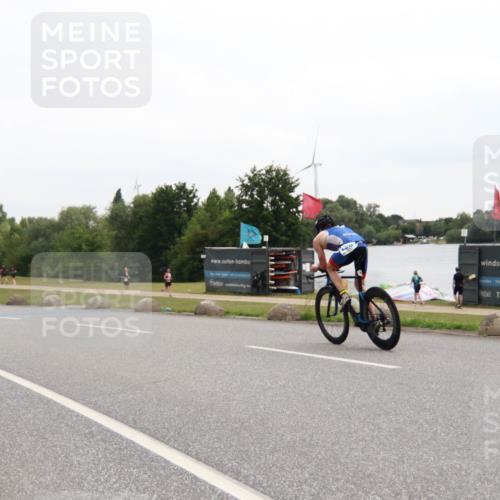 21.06.2025 - 27. Vierlanden-Triathlon H.Heesch http://msf.ph/oto/8012273 15.06.2025 13:22:53 Radfahren 1284 meine-sportfotos.de