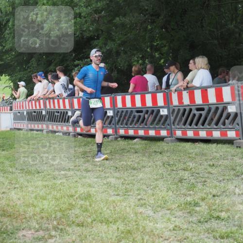 21.06.2025 - 27. Vierlanden-Triathlon KatJ http://msf.ph/oto/8012276 15.06.2025 13:08:24 Ziel 685, 740 meine-sportfotos.de