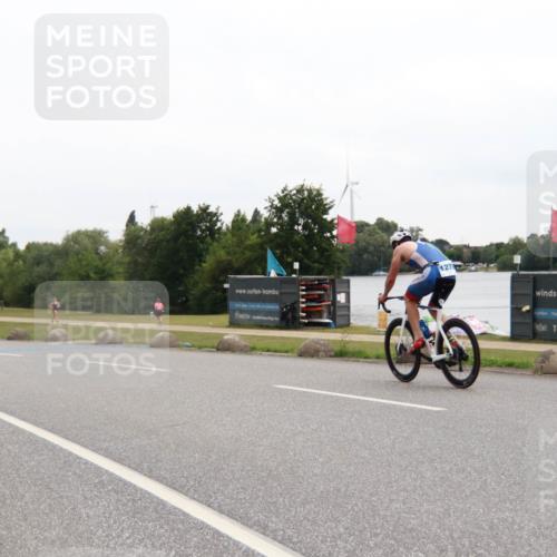 21.06.2025 - 27. Vierlanden-Triathlon H.Heesch http://msf.ph/oto/8012300 15.06.2025 13:23:30 Radfahren 1279 meine-sportfotos.de