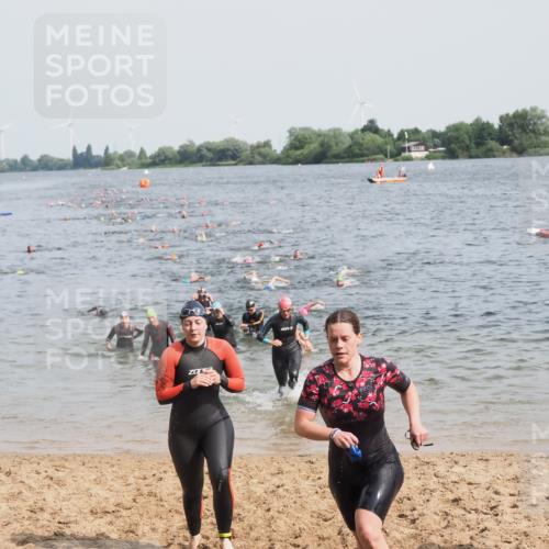 21.06.2025 - 27. Vierlanden-Triathlon MichiJ http://msf.ph/oto/8012303 15.06.2026 10:14:45 Schwimmen 546, 559, 593, 608, 609 meine-sportfotos.de