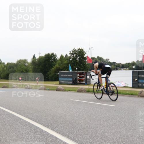 21.06.2025 - 27. Vierlanden-Triathlon H.Heesch http://msf.ph/oto/8012307 15.06.2025 13:23:33 Radfahren 1279 meine-sportfotos.de