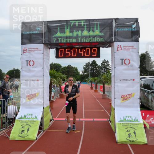 15.06.2025 - 7 Türme Triathlon Michael Strokosch http://msf.ph/oto/8012309 15.06.2025 15:04:09 Ziel 256, 299 meine-sportfotos.de