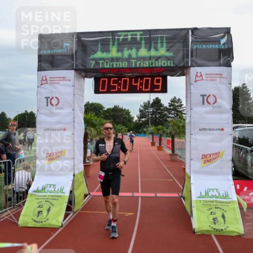 15.06.2025 - 7 Türme Triathlon Michael Strokosch http://msf.ph/oto/8012322 15.06.2025 15:04:09 Ziel 256, 299 meine-sportfotos.de