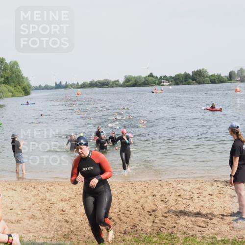21.06.2025 - 27. Vierlanden-Triathlon MichiJ http://msf.ph/oto/8012341 15.06.2026 10:14:46 Schwimmen 476, 546, 559, 593, 608, 609, 1397 meine-sportfotos.de