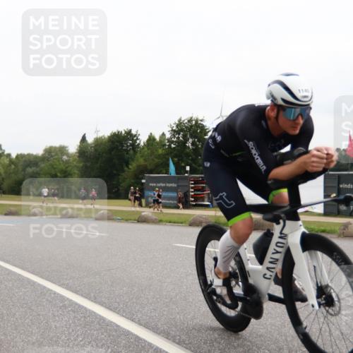 21.06.2025 - 27. Vierlanden-Triathlon H.Heesch http://msf.ph/oto/8012348 15.06.2025 13:23:51 Radfahren 1118, 1145, 1162 meine-sportfotos.de