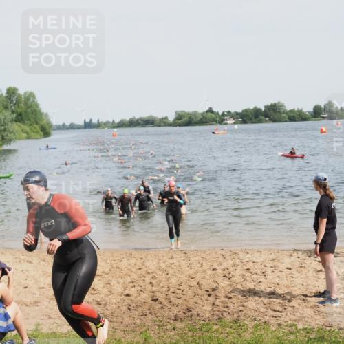 21.06.2025 - 27. Vierlanden-Triathlon MichiJ http://msf.ph/oto/8012354 15.06.2026 10:14:47 Schwimmen 476, 546, 559, 593, 608, 609, 1397 meine-sportfotos.de