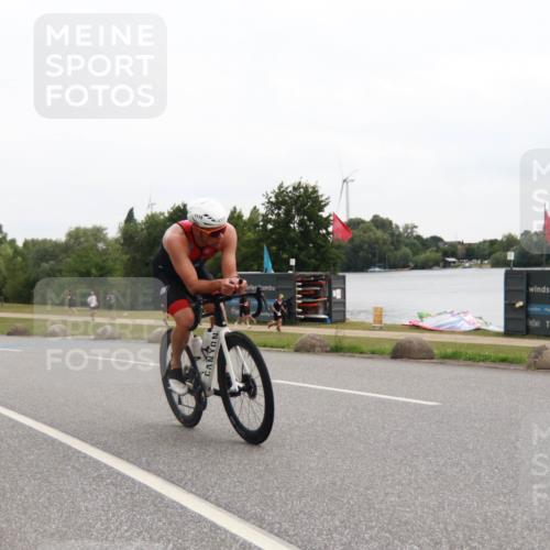 21.06.2025 - 27. Vierlanden-Triathlon H.Heesch http://msf.ph/oto/8012356 15.06.2025 13:23:52 Radfahren 1118, 1145, 1162 meine-sportfotos.de