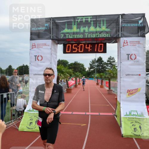 15.06.2025 - 7 Türme Triathlon Michael Strokosch http://msf.ph/oto/8012365 15.06.2025 15:04:10 Ziel 256, 299 meine-sportfotos.de