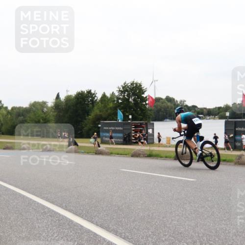 21.06.2025 - 27. Vierlanden-Triathlon H.Heesch http://msf.ph/oto/8012366 15.06.2025 13:24:05 Radfahren 1311 meine-sportfotos.de