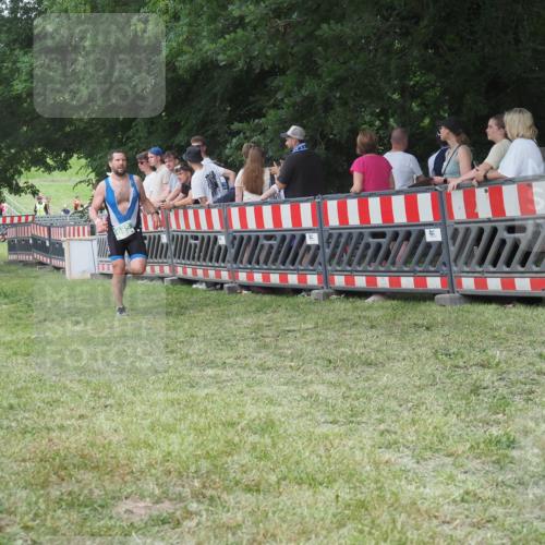 21.06.2025 - 27. Vierlanden-Triathlon KatJ http://msf.ph/oto/8012376 15.06.2025 13:08:26 Ziel 685 meine-sportfotos.de