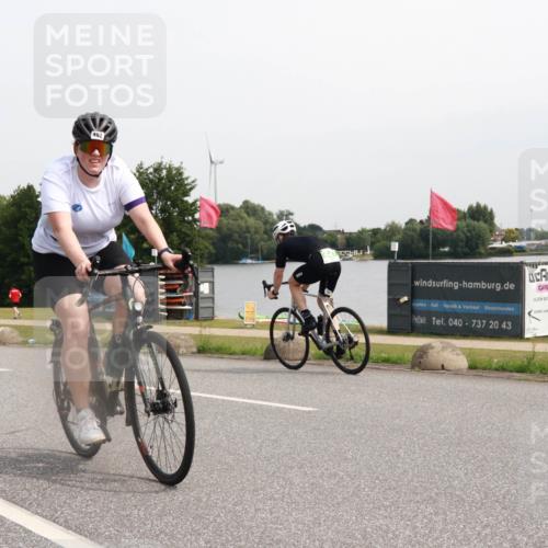 15.06.2025 - 27. Vierlanden-Triathlon H.Heesch http://msf.ph/oto/8012383 15.06.2025 11:07:50 Radfahren 492, 515, 550, 647, 710, 741 meine-sportfotos.de