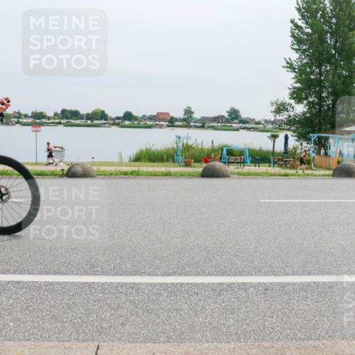 15.06.2025 - 27. Vierlanden-Triathlon H.Heesch http://msf.ph/oto/8012406 15.06.2025 11:06:48 Radfahren 21, 593 meine-sportfotos.de