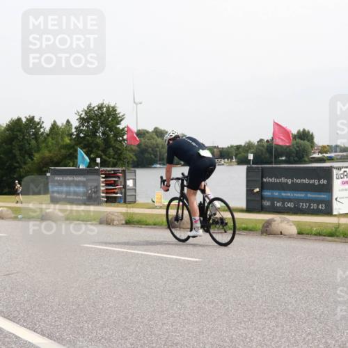 15.06.2025 - 27. Vierlanden-Triathlon H.Heesch http://msf.ph/oto/8012409 15.06.2025 11:07:56 Radfahren 550, 647, 710 meine-sportfotos.de