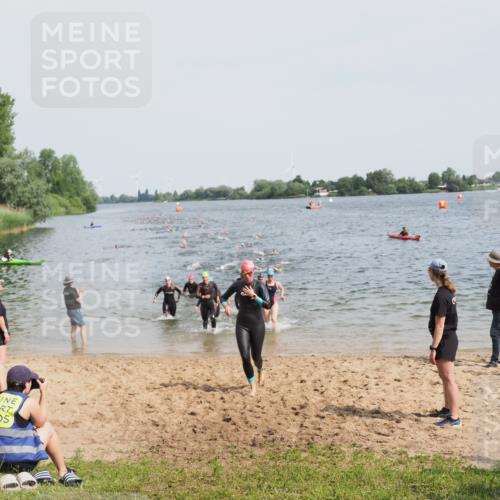 21.06.2025 - 27. Vierlanden-Triathlon MichiJ http://msf.ph/oto/8012411 15.06.2026 10:14:49 Schwimmen 476, 521, 525, 546, 559, 593, 608, 1397 meine-sportfotos.de