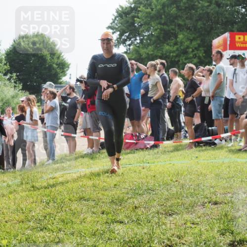 15.06.2025 - 27. Vierlanden-Triathlon KatJ http://msf.ph/oto/8012412 15.06.2025 10:14:07 Schwimmen 472, 475, 632 meine-sportfotos.de