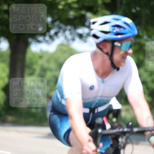 15.06.2025 - 7 Türme Triathlon Yannick Fuchs http://msf.ph/oto/8012414 15.06.2025 12:46:35 Radfahren 240, 317, 605, 609 meine-sportfotos.de