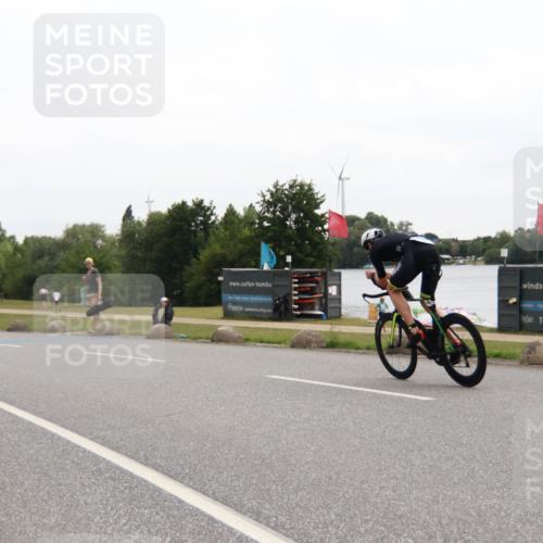 21.06.2025 - 27. Vierlanden-Triathlon H.Heesch http://msf.ph/oto/8012431 15.06.2025 13:24:31 Radfahren 1147, 1293 meine-sportfotos.de