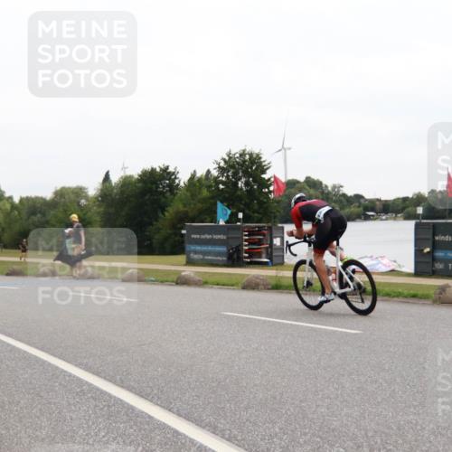 21.06.2025 - 27. Vierlanden-Triathlon H.Heesch http://msf.ph/oto/8012441 15.06.2025 13:24:38 Radfahren 1158, 1254, 1293 meine-sportfotos.de
