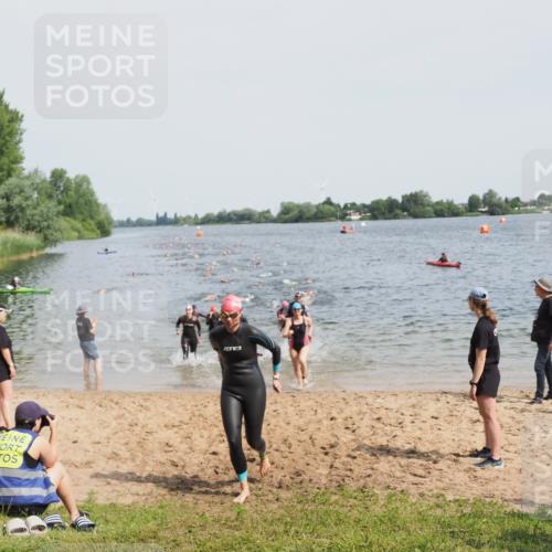 21.06.2025 - 27. Vierlanden-Triathlon MichiJ http://msf.ph/oto/8012454 15.06.2026 10:14:50 Schwimmen 476, 521, 525, 546, 559, 570, 593, 608, 1397 meine-sportfotos.de