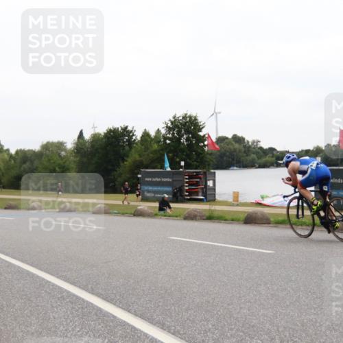 21.06.2025 - 27. Vierlanden-Triathlon H.Heesch http://msf.ph/oto/8012470 15.06.2025 13:24:46 Radfahren 1158, 1254, 1280, 1309 meine-sportfotos.de