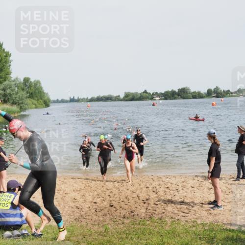 21.06.2025 - 27. Vierlanden-Triathlon MichiJ http://msf.ph/oto/8012483 15.06.2026 10:14:52 Schwimmen 476, 521, 525, 546, 559, 570, 593, 608, 1397 meine-sportfotos.de